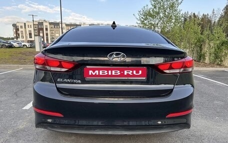Hyundai Elantra VI рестайлинг, 2017 год, 1 300 000 рублей, 10 фотография