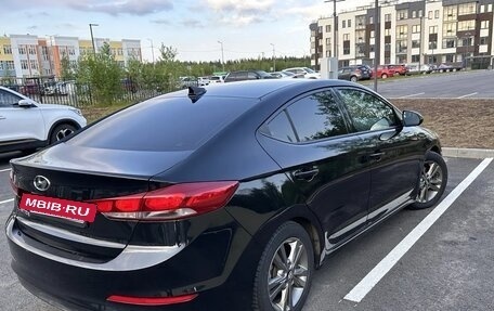 Hyundai Elantra VI рестайлинг, 2017 год, 1 300 000 рублей, 13 фотография