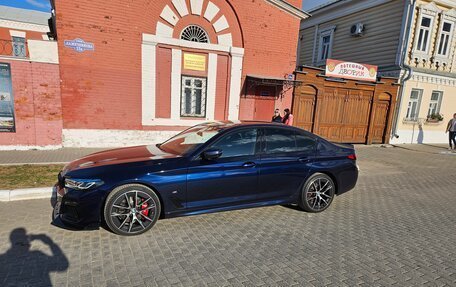 BMW 5 серия, 2021 год, 6 850 000 рублей, 2 фотография
