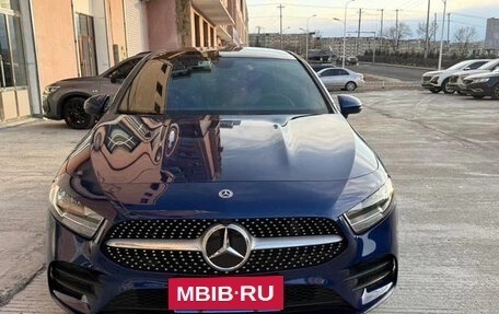 Mercedes-Benz A-Класс, 2022 год, 1 750 000 рублей, 2 фотография