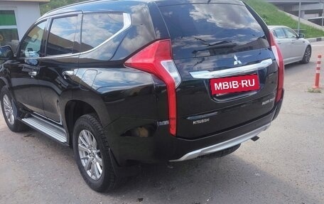 Mitsubishi Pajero Sport III рестайлинг, 2018 год, 3 050 000 рублей, 6 фотография