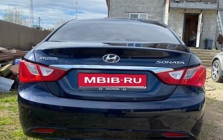 Hyundai Sonata VI, 2010 год, 750 000 рублей, 2 фотография