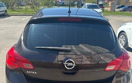 Opel Astra J, 2013 год, 650 000 рублей, 2 фотография
