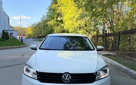 Volkswagen Passat B7, 2013 год, 999 999 рублей, 1 фотография