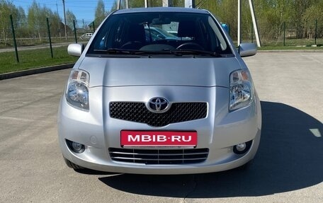 Toyota Yaris III рестайлинг, 2008 год, 660 000 рублей, 1 фотография