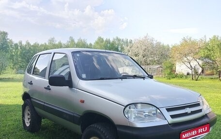 Chevrolet Niva I рестайлинг, 2005 год, 279 000 рублей, 1 фотография