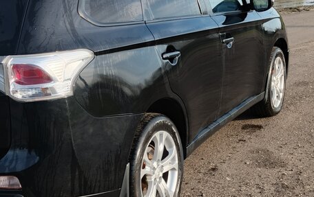 Mitsubishi Outlander III рестайлинг 3, 2013 год, 1 300 000 рублей, 1 фотография