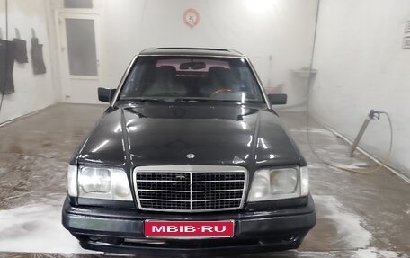 Mercedes-Benz W124, 1989 год, 210 000 рублей, 1 фотография