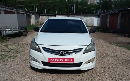 Hyundai Solaris II рестайлинг, 2015 год, 600 000 рублей, 8 фотография