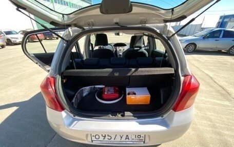 Toyota Yaris III рестайлинг, 2008 год, 660 000 рублей, 10 фотография