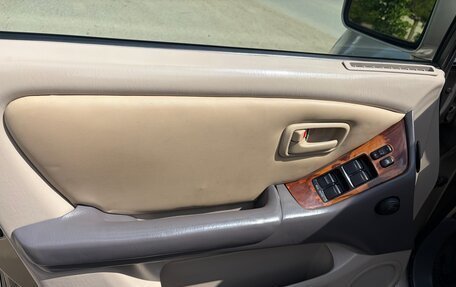 Lexus RX IV рестайлинг, 1999 год, 677 000 рублей, 10 фотография