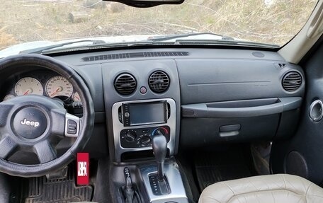 Jeep Liberty (North America) I, 2004 год, 400 000 рублей, 8 фотография