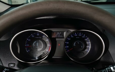 Hyundai ix35 I рестайлинг, 2010 год, 899 999 рублей, 18 фотография
