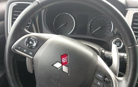 Mitsubishi Outlander III рестайлинг 3, 2013 год, 1 300 000 рублей, 11 фотография