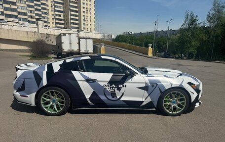 Ford Mustang VI рестайлинг, 2015 год, 2 080 000 рублей, 7 фотография