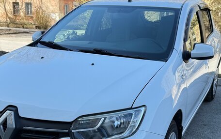Renault Sandero II рестайлинг, 2019 год, 1 100 000 рублей, 2 фотография