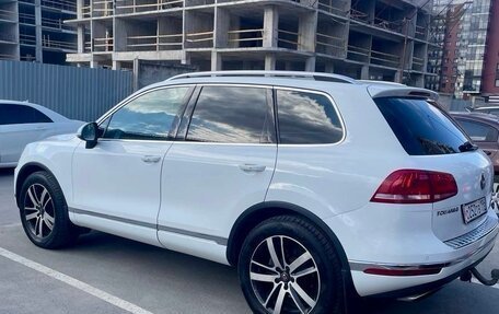 Volkswagen Touareg III, 2015 год, 2 750 000 рублей, 2 фотография