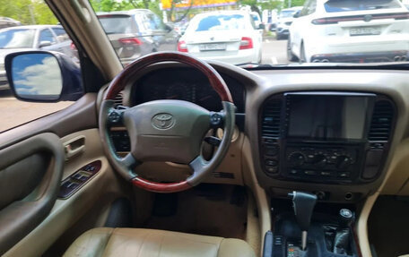 Toyota Land Cruiser 100 рестайлинг 2, 2000 год, 1 550 000 рублей, 10 фотография