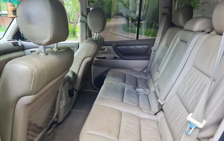 Toyota Land Cruiser 100 рестайлинг 2, 2000 год, 1 550 000 рублей, 14 фотография