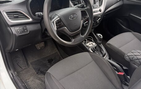 Hyundai Solaris II рестайлинг, 2018 год, 740 000 рублей, 10 фотография