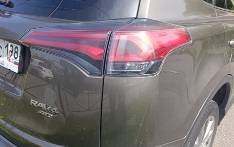 Toyota RAV4, 2018 год, 2 400 000 рублей, 6 фотография
