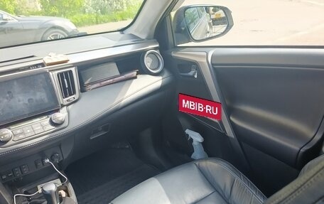 Toyota RAV4, 2018 год, 2 400 000 рублей, 8 фотография