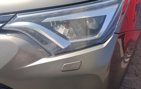 Toyota RAV4, 2018 год, 2 400 000 рублей, 17 фотография