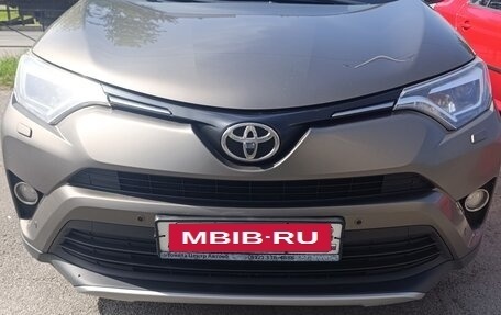 Toyota RAV4, 2018 год, 2 400 000 рублей, 12 фотография