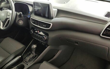 Hyundai Tucson III, 2019 год, 2 000 000 рублей, 15 фотография
