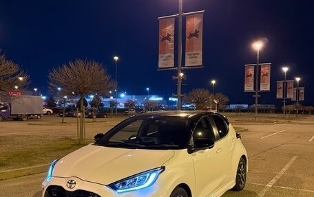 Toyota Yaris, 2020 год, 1 730 000 рублей, 5 фотография