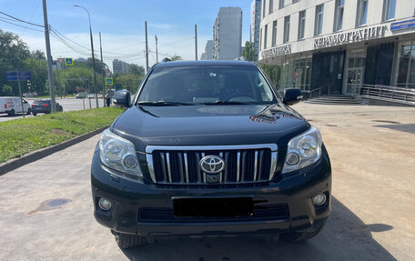Toyota Land Cruiser Prado 150 рестайлинг 2, 2013 год, 2 900 000 рублей, 2 фотография