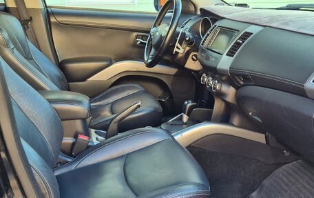 Mitsubishi Outlander III рестайлинг 3, 2011 год, 1 250 000 рублей, 17 фотография