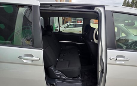 Toyota ISis I, 2011 год, 1 285 000 рублей, 13 фотография