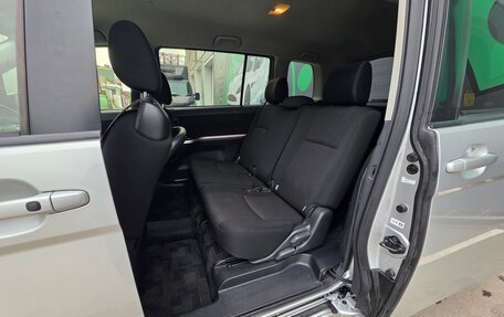Toyota ISis I, 2011 год, 1 285 000 рублей, 17 фотография