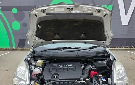 Toyota ISis I, 2011 год, 1 285 000 рублей, 24 фотография
