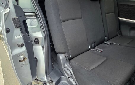 Toyota ISis I, 2011 год, 1 285 000 рублей, 14 фотография