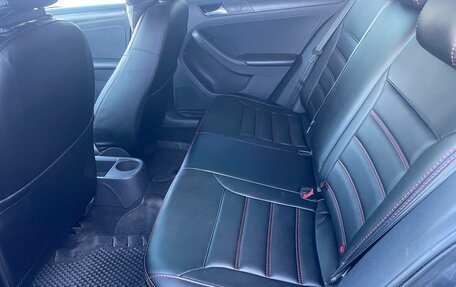Volkswagen Jetta VI, 2015 год, 992 000 рублей, 15 фотография