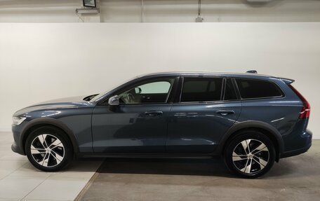 Volvo V60 Cross Country II, 2021 год, 3 560 000 рублей, 6 фотография