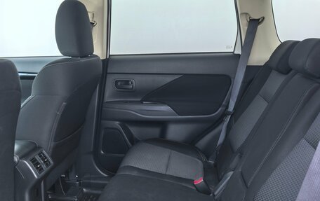 Mitsubishi Outlander III рестайлинг 3, 2019 год, 2 350 000 рублей, 17 фотография