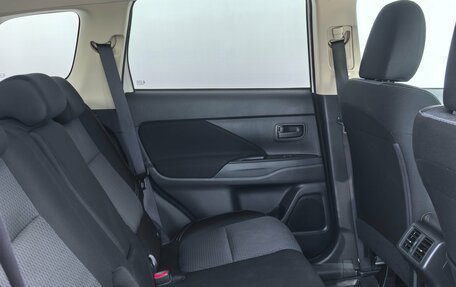 Mitsubishi Outlander III рестайлинг 3, 2019 год, 2 350 000 рублей, 19 фотография