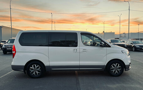 Hyundai H-1 II рестайлинг, 2021 год, 2 910 000 рублей, 3 фотография