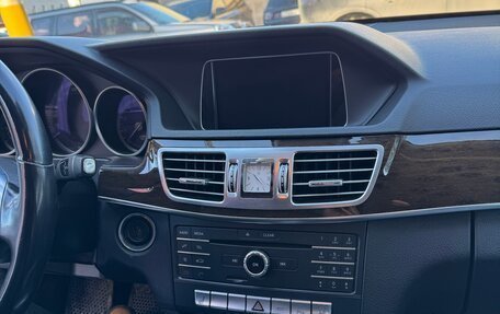Mercedes-Benz E-Класс, 2015 год, 1 950 000 рублей, 3 фотография
