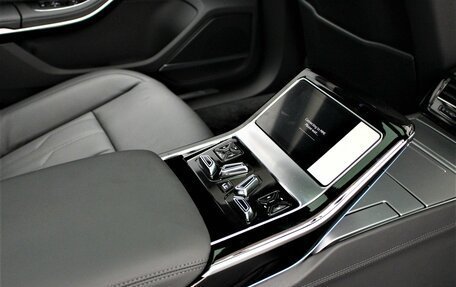 Audi A8, 2025 год, 20 000 000 рублей, 19 фотография