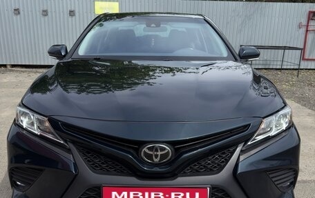 Toyota Camry, 2019 год, 2 430 000 рублей, 1 фотография