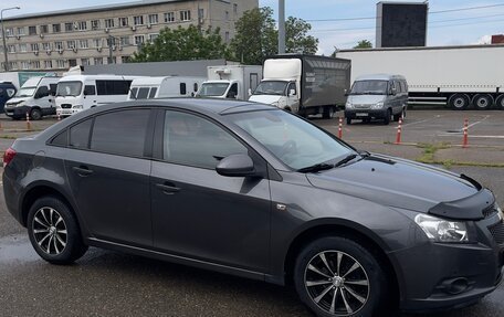 Chevrolet Cruze II, 2010 год, 650 000 рублей, 4 фотография