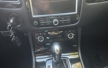 Volkswagen Touareg III, 2010 год, 1 700 000 рублей, 13 фотография