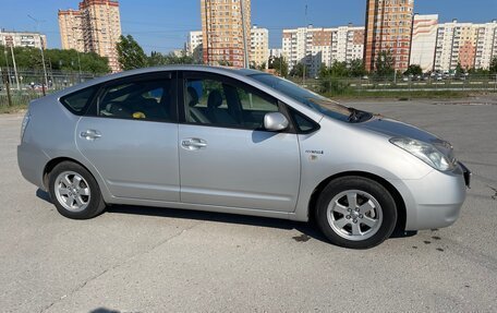 Toyota Prius, 2011 год, 1 200 000 рублей, 10 фотография
