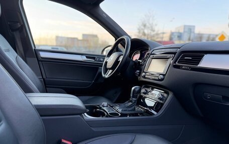 Volkswagen Touareg III, 2016 год, 3 180 000 рублей, 11 фотография
