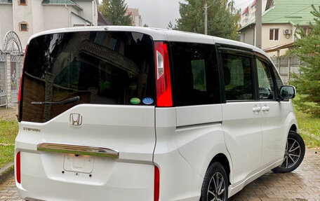 Honda Stepwgn IV, 2017 год, 1 290 000 рублей, 3 фотография