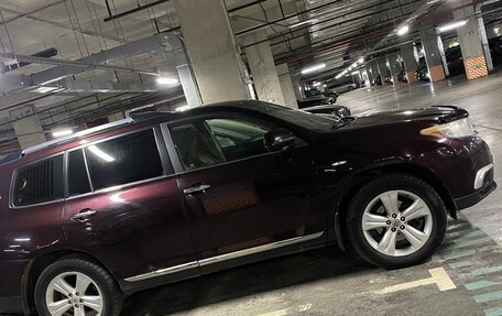 Toyota Highlander III, 2011 год, 1 300 000 рублей, 3 фотография